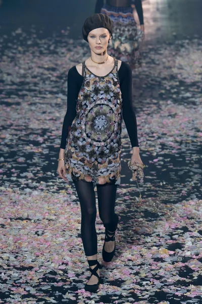 Look 74